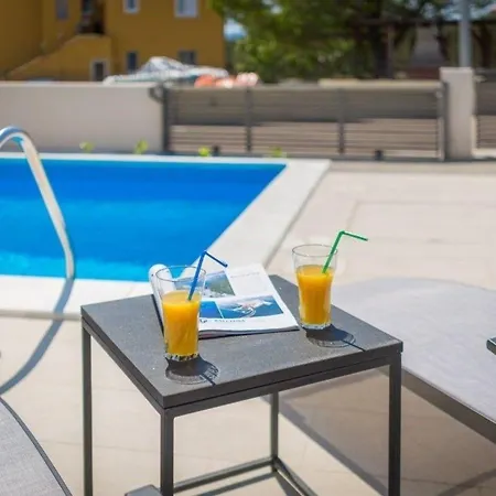 Ferienhaus Fur 6 Personen Ca 100 Qm In Vodice, Dalmatien Norddalmatien - B59918 Holiday home