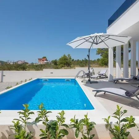 Ferienhaus Fur 6 Personen Ca 100 Qm In Vodice, Dalmatien Norddalmatien - B59918